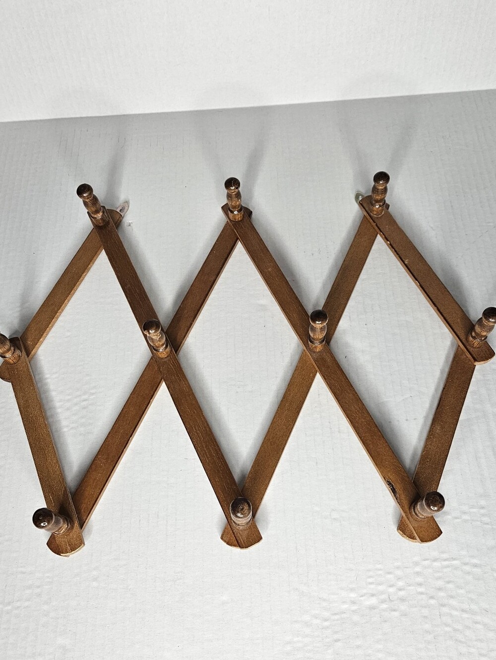 Vtg Wooden Expandable Accordion 10 Peg Wall Hanger Mug Coat Hat Jewelry Rack MCM